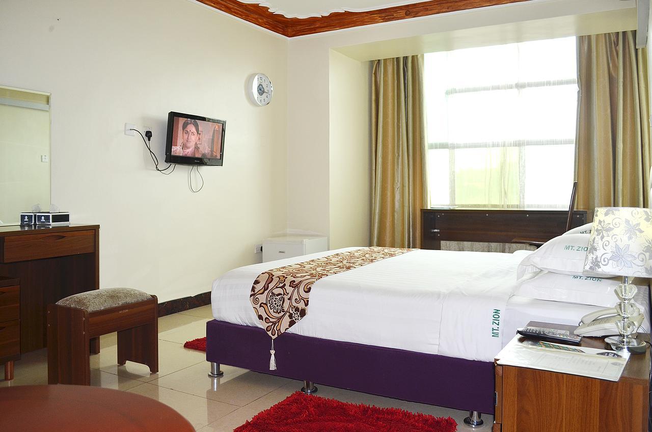 Mt. Zion Hotel Kampala Bagian luar foto