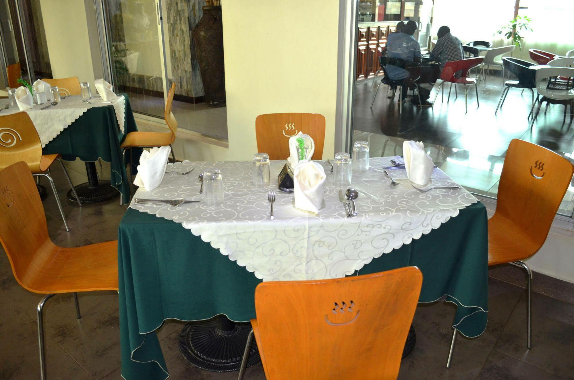 Mt. Zion Hotel Kampala Bagian luar foto
