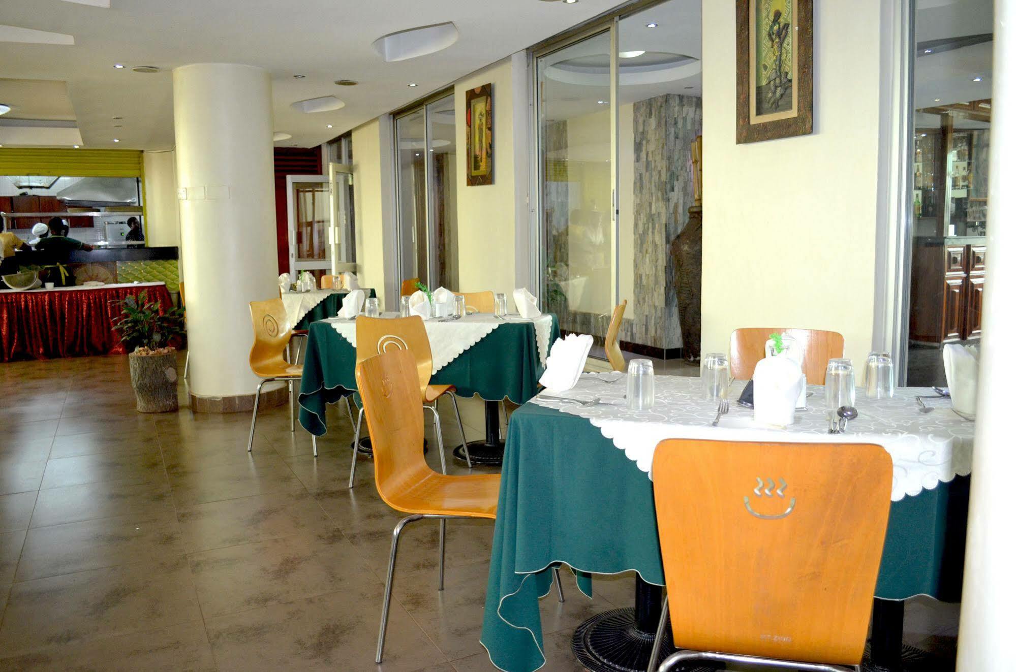 Mt. Zion Hotel Kampala Bagian luar foto