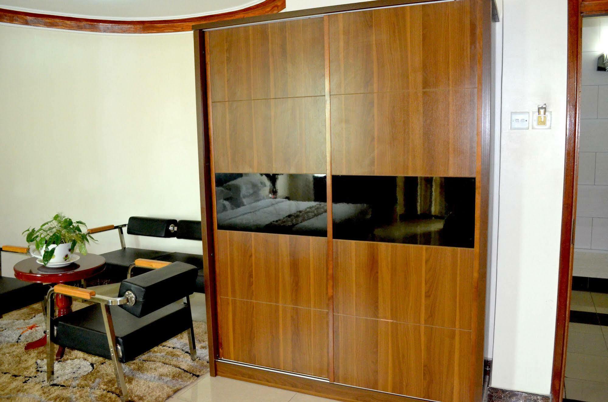 Mt. Zion Hotel Kampala Bagian luar foto