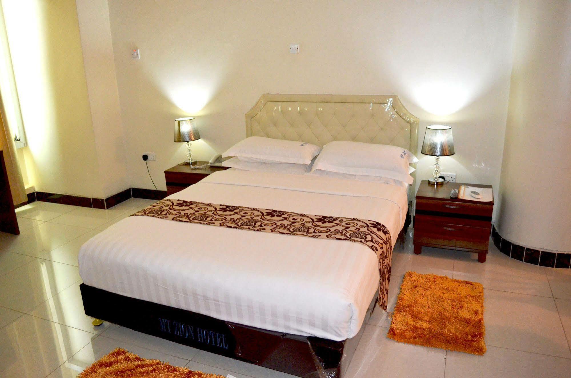 Mt. Zion Hotel Kampala Bagian luar foto
