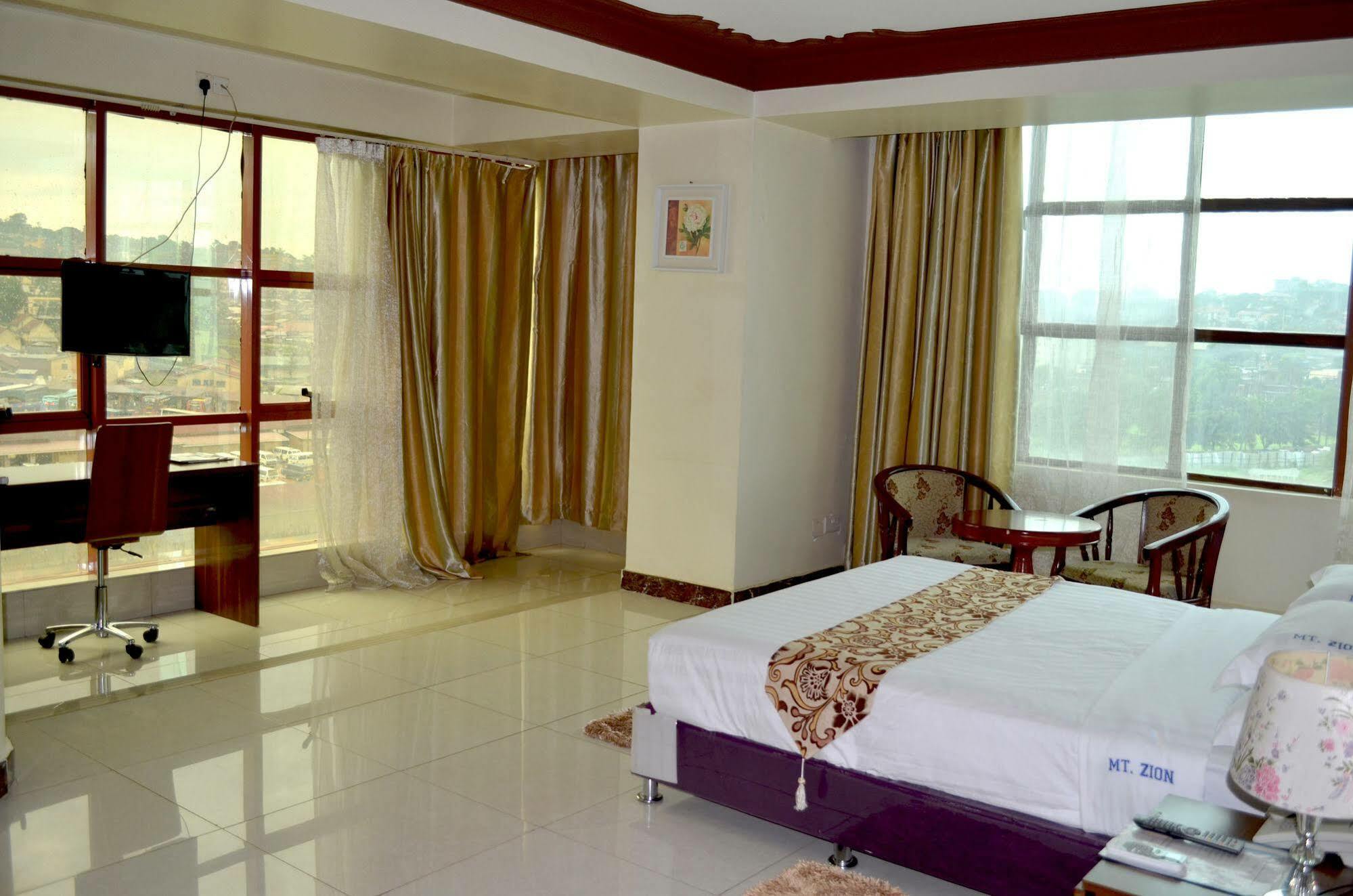 Mt. Zion Hotel Kampala Bagian luar foto
